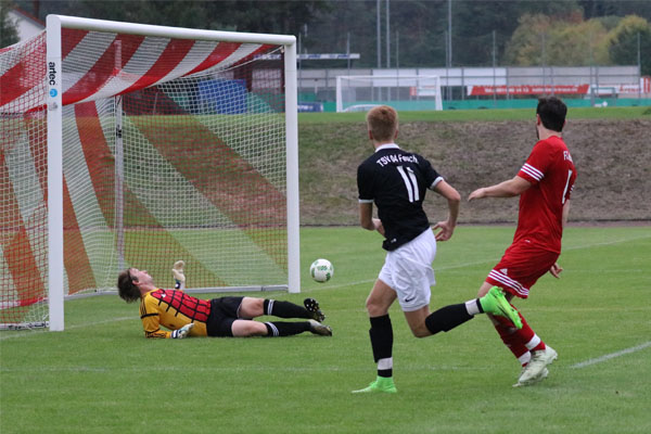 Felix Schmohl stellte mit seinem Doppelpack zum 2:0 und 3:0 (im Bild) die Weichen auf Sieg für den TSV.